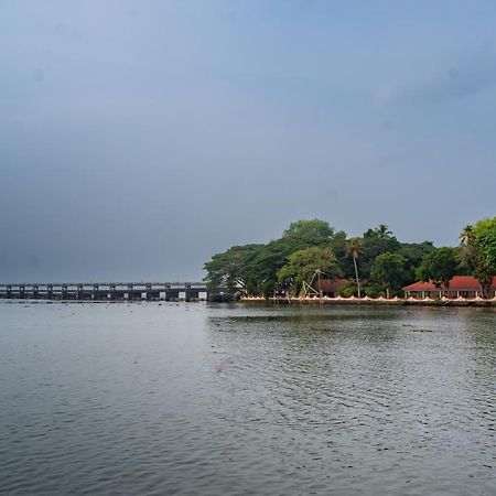 Ktdc Kumarakom Gateway Resort Alappuzha Exterior photo